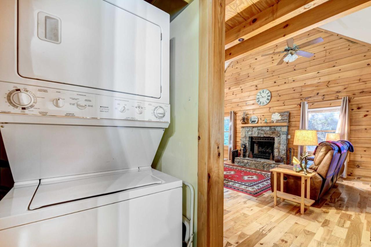 Waynesville Cabin With Covered Deck And Fire Pit! Lake Junaluska Dış mekan fotoğraf