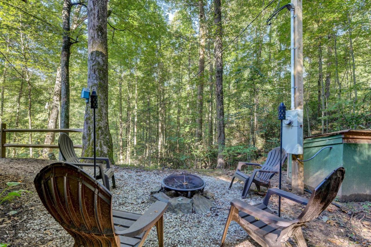Waynesville Cabin With Covered Deck And Fire Pit! Lake Junaluska Dış mekan fotoğraf