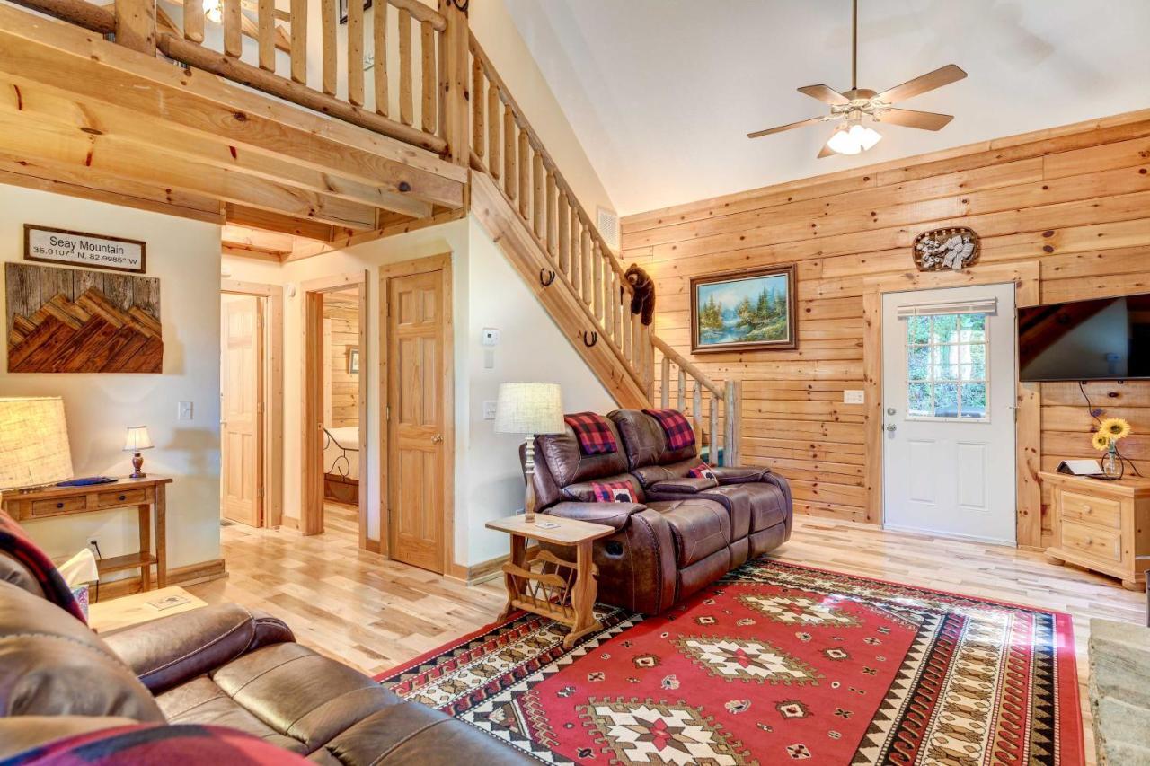 Waynesville Cabin With Covered Deck And Fire Pit! Lake Junaluska Dış mekan fotoğraf